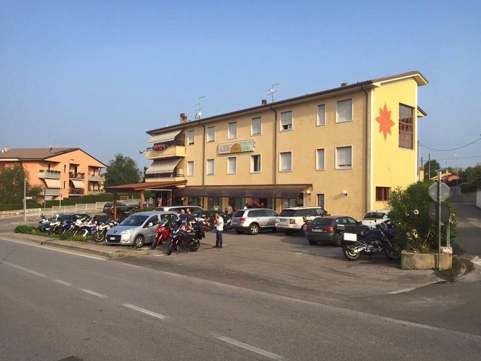 Albergo Al Sole Кастелнуово дел Гарда Екстериор снимка