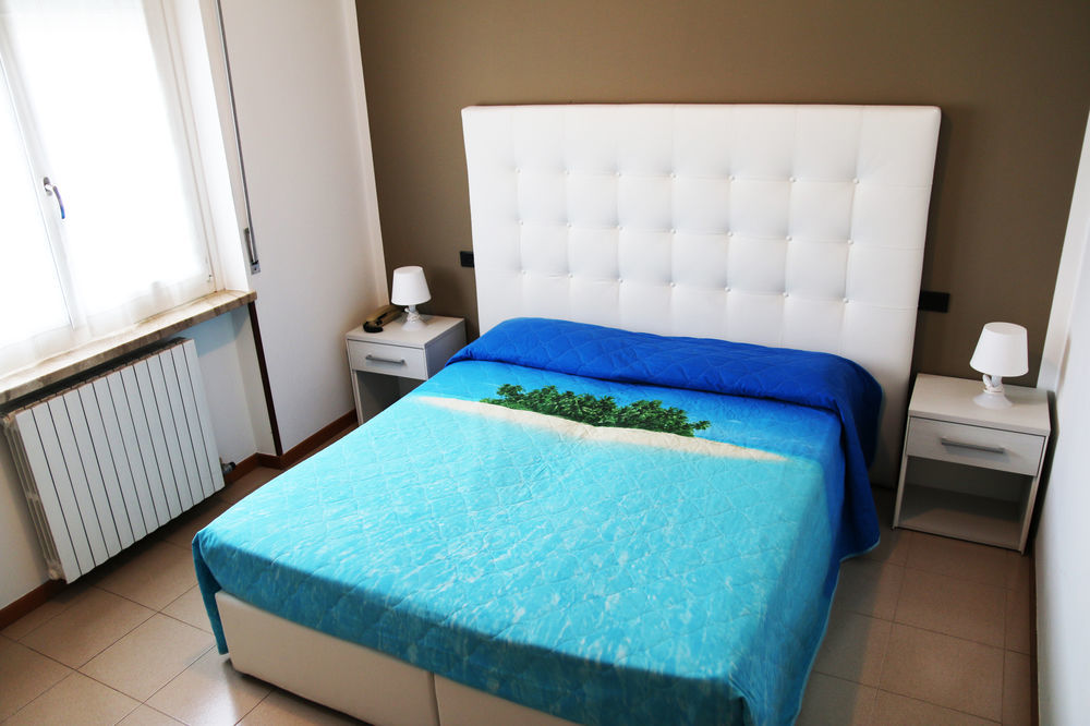 Albergo Al Sole Кастелнуово дел Гарда Екстериор снимка