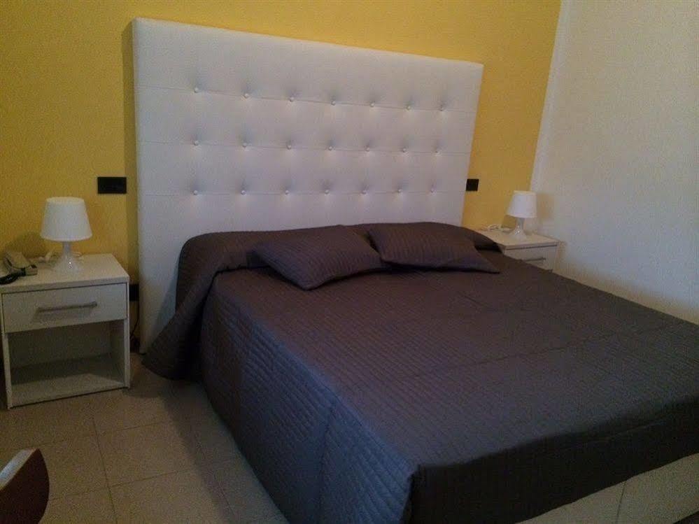 Albergo Al Sole Кастелнуово дел Гарда Екстериор снимка