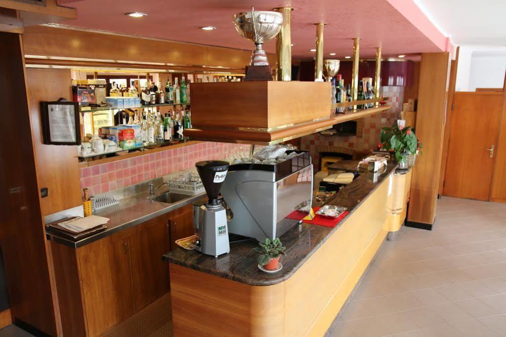 Albergo Al Sole Кастелнуово дел Гарда Екстериор снимка